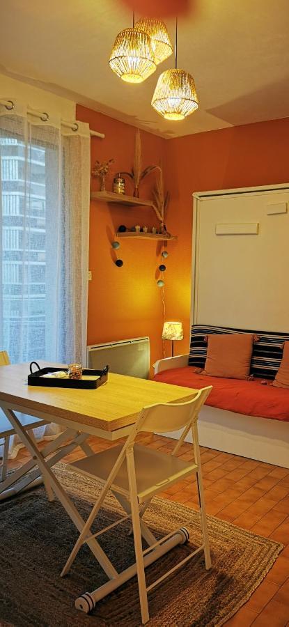 Appartement Vue Mer. Calme Et Idealement Situe